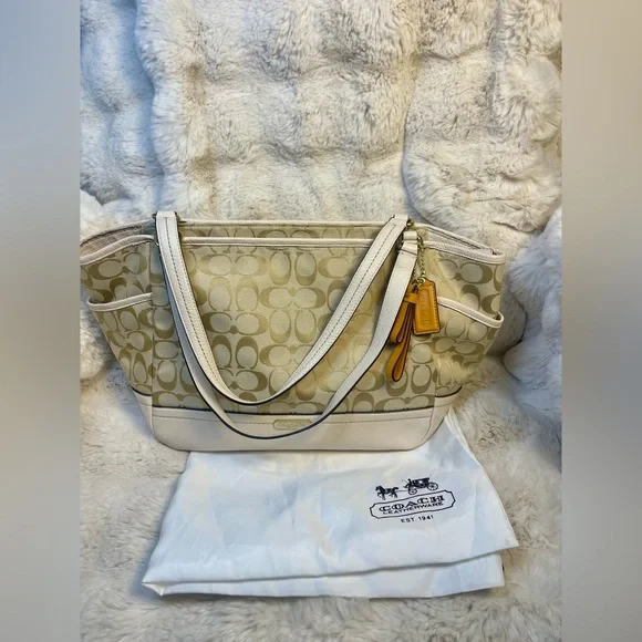 Coach Park Carrie Signature Light Khaki Parchment Beige Leather Weekender Tote - Picture 3 of 12